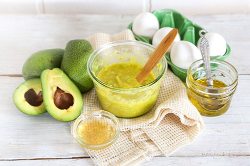 5-bi-quyet-lam-dep-da-mat-voi-mat-ong-tai-nha